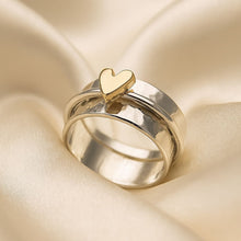 Carica l'immagine nel visualizzatore di Gallery, Anello vintage – l'oro del cuore incontra lo splendore dell'argento