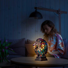 Carica l'immagine nel visualizzatore di Gallery, LeuchtLöwe - Lampada fatta a mano che illumina i cuori