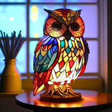 Lade das Bild in den Galerie-Viewer, LeuchtEule - handgefertigte Lampe, die Herzen erstrahlen lässt
