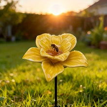 Carica l'immagine nel visualizzatore di Gallery, Abbeveratoi per api fatti a mano a forma di fiore – Ceramica resistente alle intemperie, set (2)