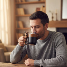 Carica l'immagine nel visualizzatore di Gallery, Pfotenliebe – La tazza che fa impazzire i proprietari di cani