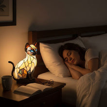 Lade das Bild in den Galerie-Viewer, Luna Leuchtkatze – handgefertigte Lampe, die Herzen erstrahlen lässt
