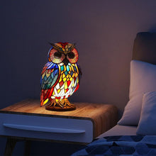 Lade das Bild in den Galerie-Viewer, LeuchtEule - handgefertigte Lampe, die Herzen erstrahlen lässt
