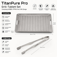 Carica l'immagine nel visualizzatore di Gallery, TitanPure Pro — Set per vassoio da griglia Camping &amp; BBQ | Senza PFAS | Con pinza
